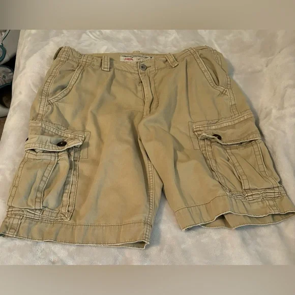 2 Pairs of American Eagle Classic Cargo Shirts Size 34 - Picture 1 of 7